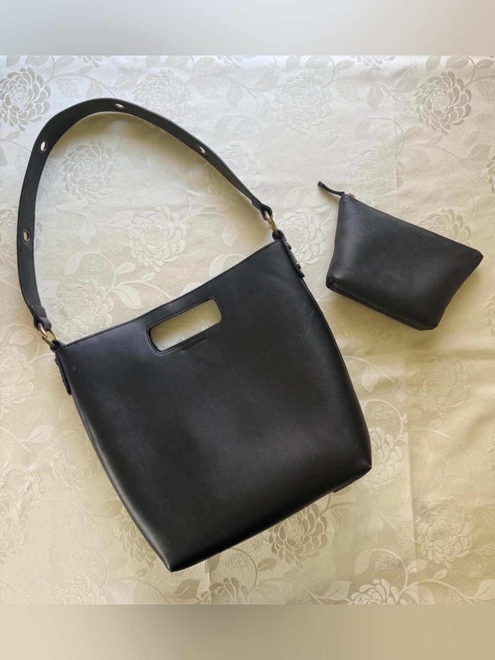 Nisolo Pouch with Black Shoulder Bag